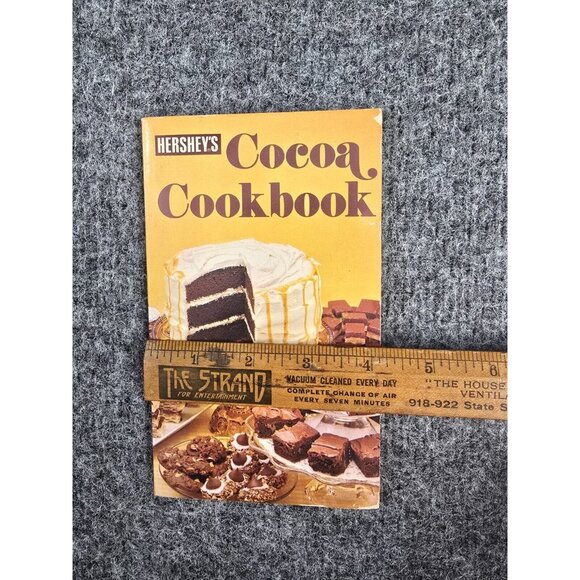 Hershey’s Cocoa Cookbook 1979 Cook Book Recipes Chocolate Dessert Vintage - Picture 3 of 7